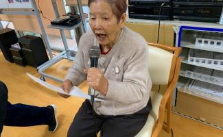 一生懸命歌っていらっしゃいます♪