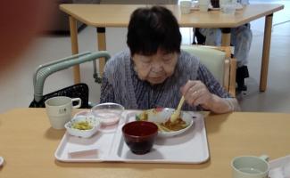 美味しいですね。カレーは食欲が湧きます！