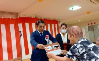 総理？からの表彰式