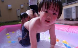 お水、ひんやり気持ちいい～♡