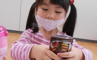 チョコソースをかけます♪