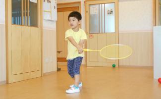 大きいラケットでなら打てるよ！！