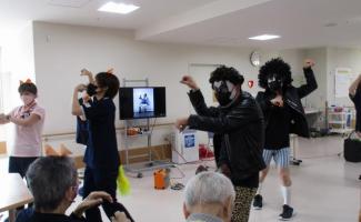 楽団と一緒にダンス！！