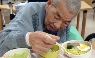 よく噛んで食べて下さ～い。(^^♪