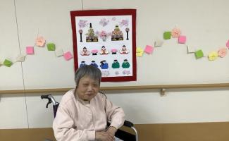 手作りお雛様の前で☆彡