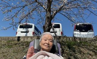 桜と一緒に「はい。ポーズ！！」