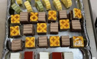 たくさんの種類のケーキバイキングです！！