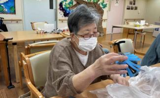 丁寧に形を整えます。
