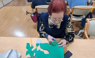 葉っぱも切り取って…