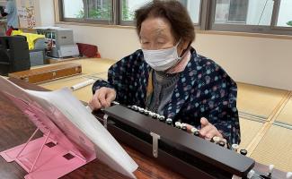 大正琴でふるさと演奏