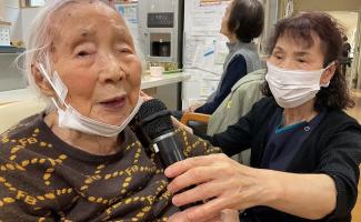 楽しくカラオケ