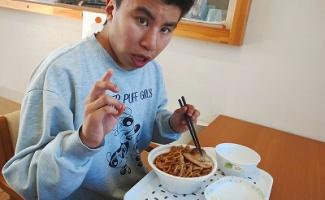 早く食べたい🍜…写真は後にして😁