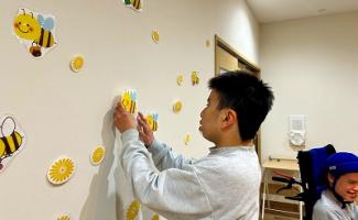 落ちないようにしっかり貼ります👍