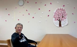 桜の前でパシャ😊